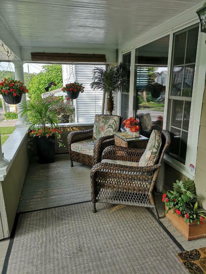 Your Oasis In Niagara Falls Canada Εξωτερικό φωτογραφία